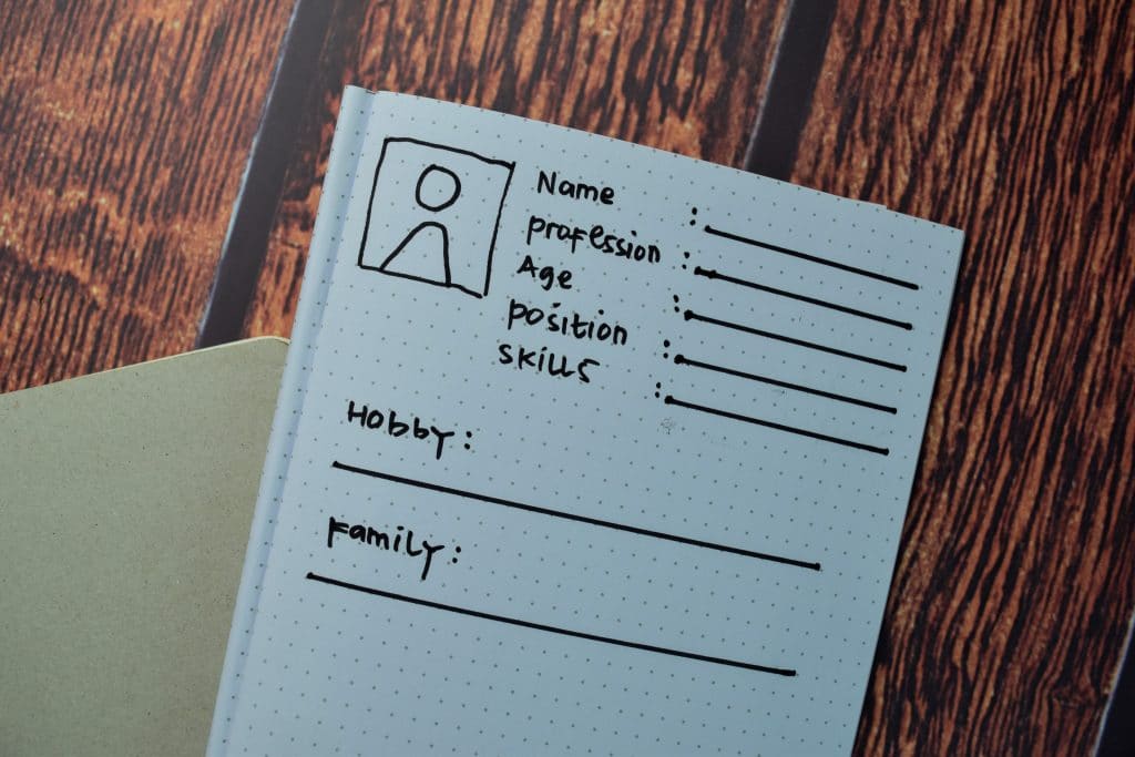 Que doit contenir la fiche persona ?