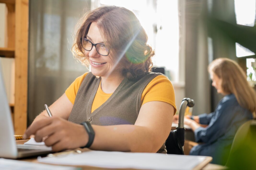 Femme handicapée qui souhaite intégrer l'Agefiph